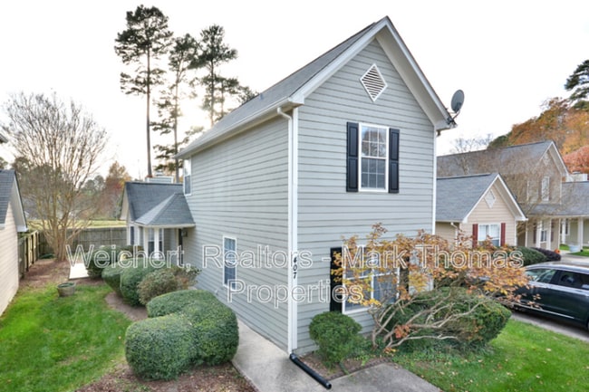 property at 407 Devlin Pl
