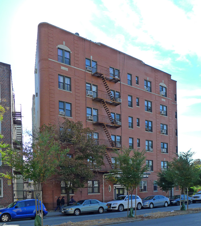 2300 Kings Hwy in Brooklyn, NY - Foto de edificio - Building Photo