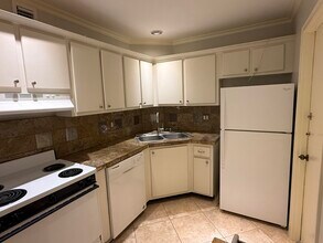 136 NE 19th Ct in Wilton Manors, FL - Building Photo - Building Photo