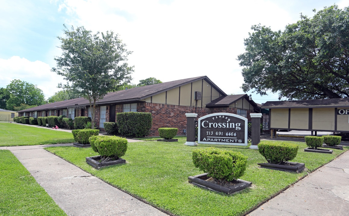 Timber Crossing Apartments in Houston, TX - Building Photo