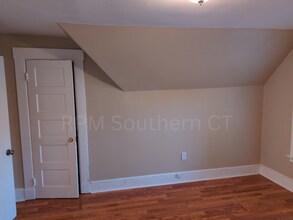 99 Bassett St-Unit -3rd Floor in New Haven, CT - Building Photo - Building Photo