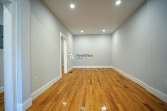 374 Oxford St, Unit 2 in Cambridge, MA - Foto de edificio - Building Photo