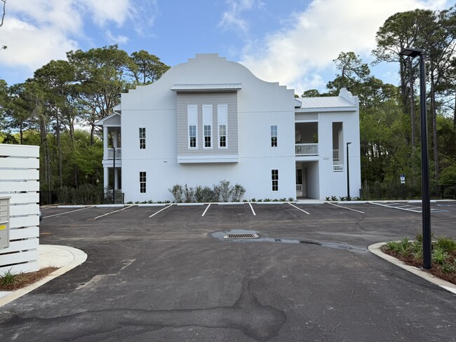 12060 Emerald Coast Pky W, Unit 1 in Miramar Beach, FL - Foto de edificio - Building Photo