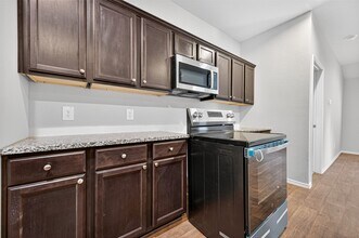 40320 Hilltop Pr Dr in Magnolia, TX - Foto de edificio - Building Photo