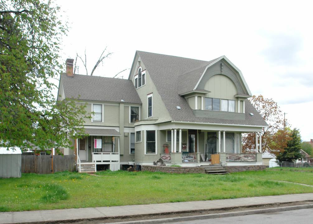 733 W York Ave in Spokane, WA - Foto de edificio