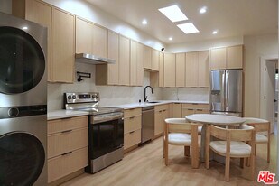 22450 Dolorosa St in Los Angeles, CA - Building Photo