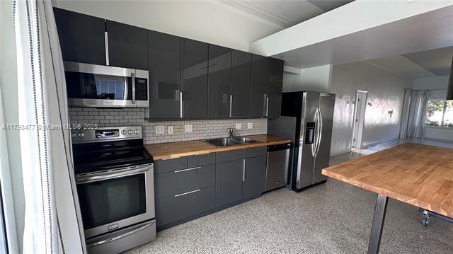 1438 NE 104th St in Miami Shores, FL - Building Photo - Building Photo