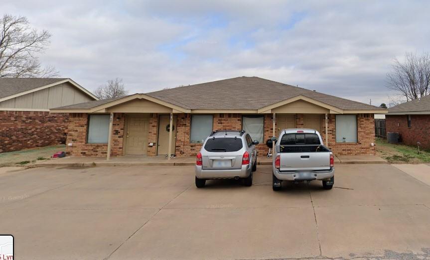 2315 Lynn Ln in Weatherford, OK - Building Photo