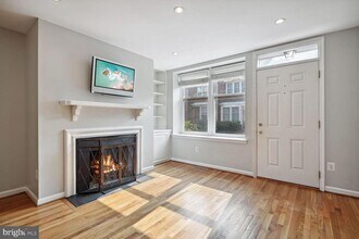 507 Colecroft Ct in Alexandria, VA - Building Photo - Building Photo