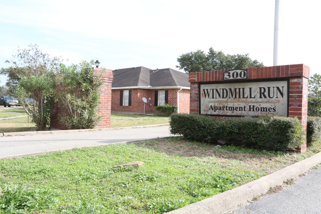 Windmill Run in Sweeny, TX - Building Photo