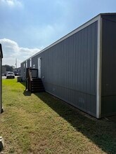 20410 Telge Rd in Tomball, TX - Foto de edificio - Building Photo