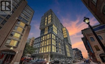 158 Front St E in Toronto, ON - Building Photo - Building Photo