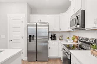 229 Hudson Dr in Gallatin, TN - Foto de edificio - Building Photo