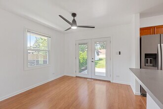 630 Kenilworth Ave in South Elgin, IL - Foto de edificio - Building Photo