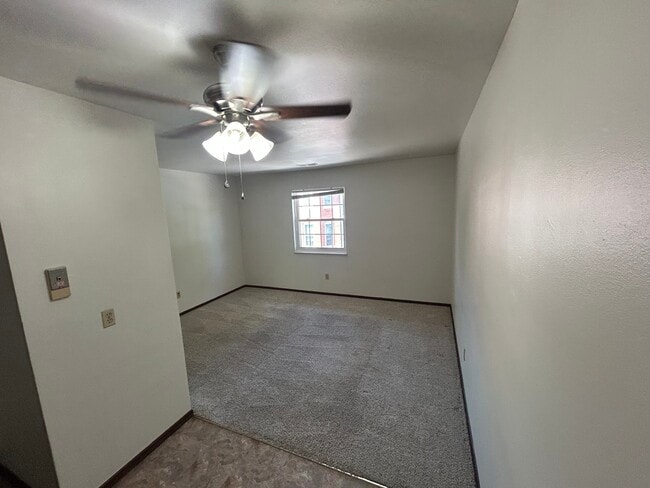 120 McDonough St in St. Charles, MO - Foto de edificio - Building Photo