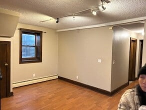 2432 Stevens Ave, Unit 3 in Minneapolis, MN - Building Photo - Building Photo