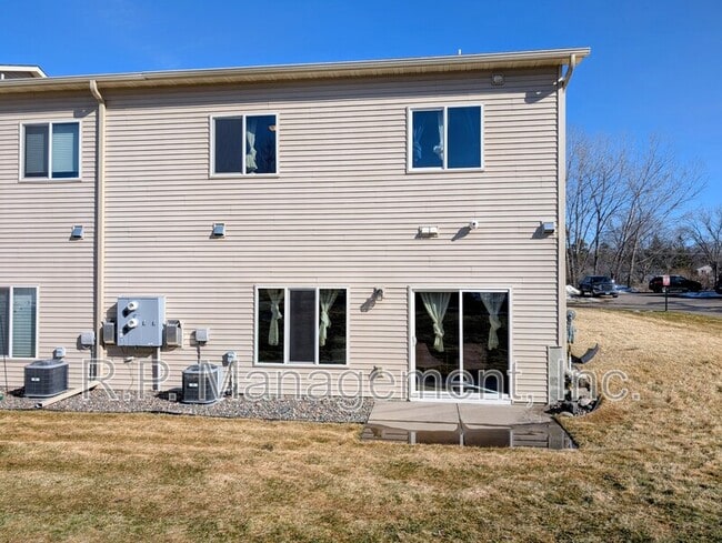 5286 Greenwood Dr in St. Paul, MN - Building Photo - Building Photo