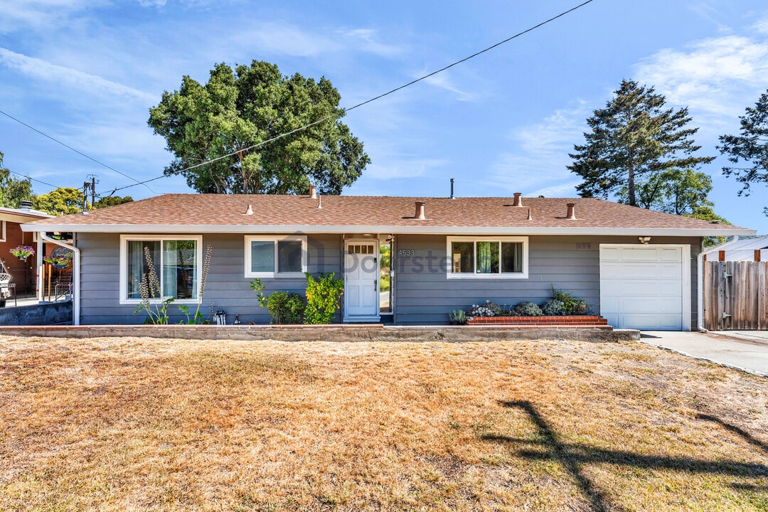 4533 Utah Dr in Richmond, CA - Foto de edificio