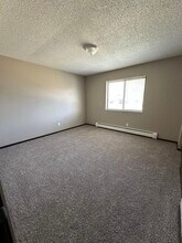 900 Terry Ave in Hiawatha, IA - Building Photo - Building Photo