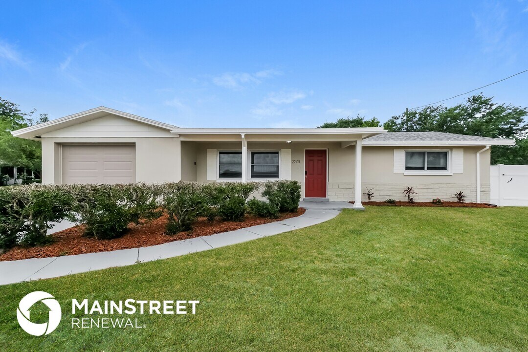 5528 Daisy Dr in New Port Richey, FL - Building Photo