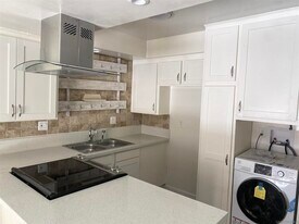 2045 E Palmyra Ave, Unit 2045 E Washington in Orange, CA - Building Photo