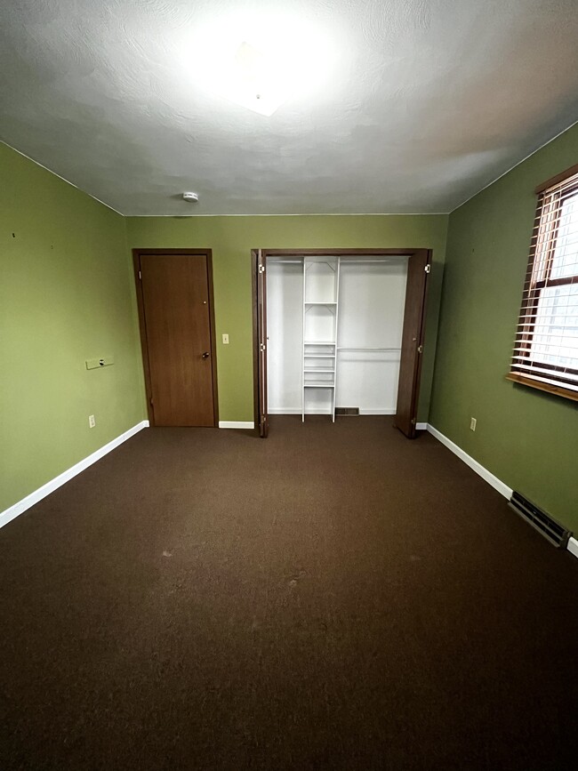 817 N Rogers Ave, Unit B in Endicott, NY - Building Photo - Building Photo