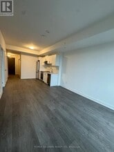 705 Davis Dr in Newmarket, ON - Building Photo - Building Photo