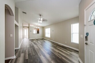 8003 Canterbury Lake Blvd in Tampa, FL - Building Photo - Building Photo