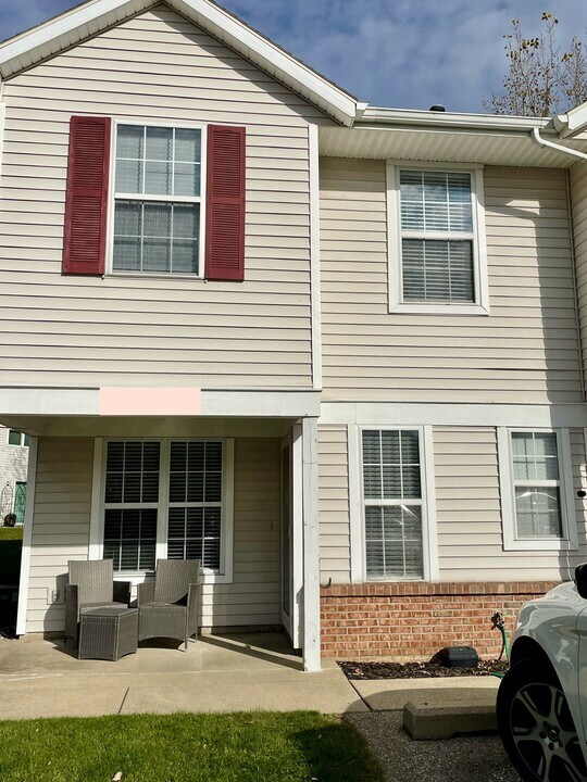 7014 S Cannon Place Dr, Unit 7014 S Cannon Place in Rockford, MI - Building Photo