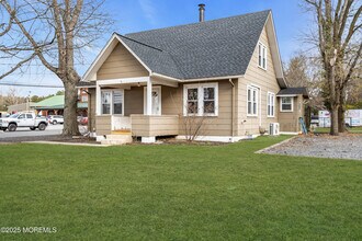 2061 Lakewood Rd in Toms River, NJ - Building Photo - Building Photo