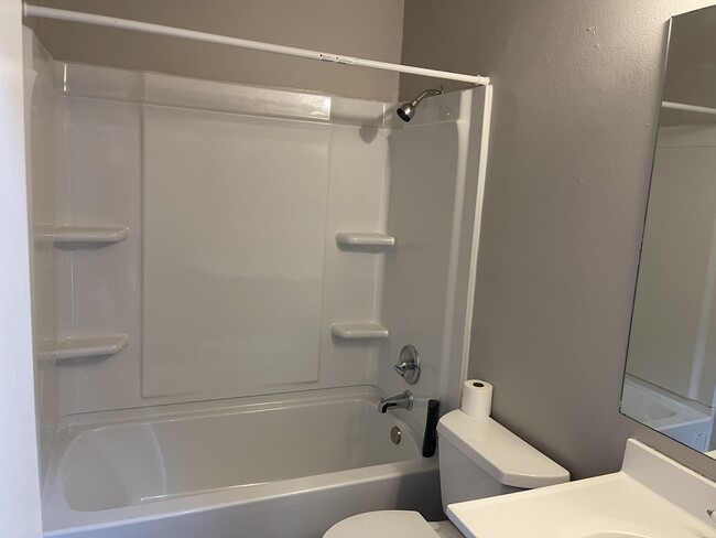 1002 Mazatlan Cir, Unit B in Colorado Springs, CO - Foto de edificio - Building Photo
