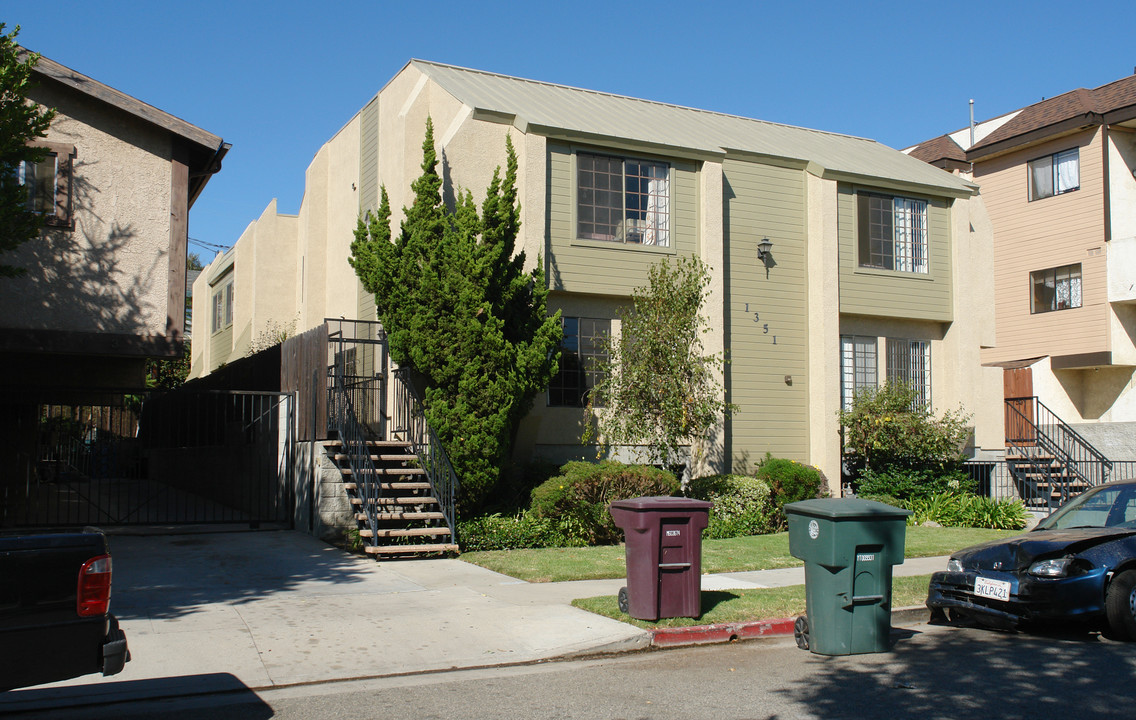 1351 Carlton Dr in Glendale, CA - Building Photo