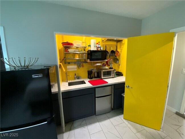 5544 Spencer St in Las Vegas, NV - Building Photo - Building Photo