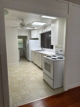 1375 Makaikoa St in Honolulu, HI - Building Photo - Building Photo