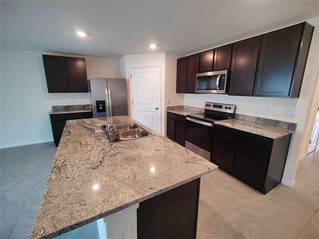 6939 SE 112th Ln in Belleview, FL - Building Photo - Building Photo