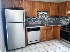 6209 Kentucky Ave in Pittsburgh, PA - Building Photo