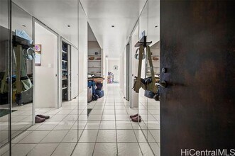 240 Makee Rd in Honolulu, HI - Building Photo - Building Photo