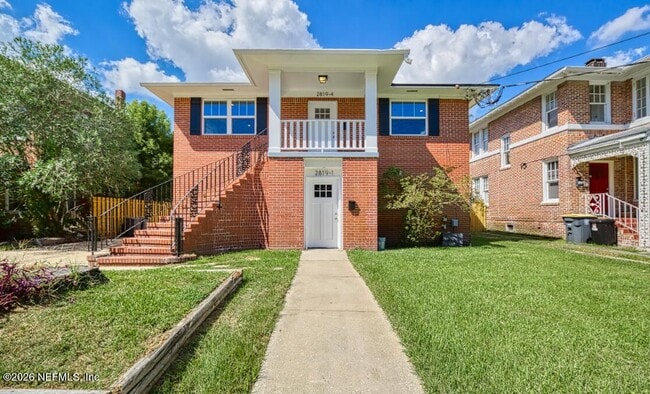 property at 2819 Oak St