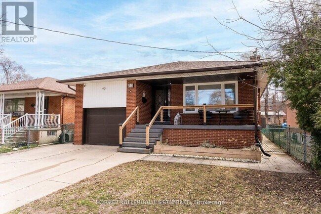 33 Madawaska Ave in Toronto, ON - Building Photo - Building Photo