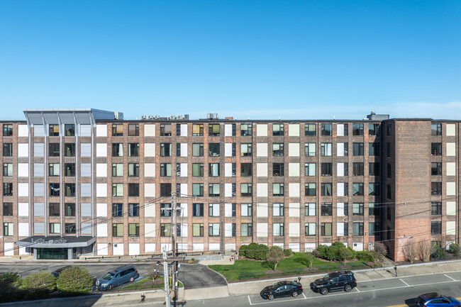 Lofts at SoCo in Brockton, MA - Foto de edificio - Building Photo