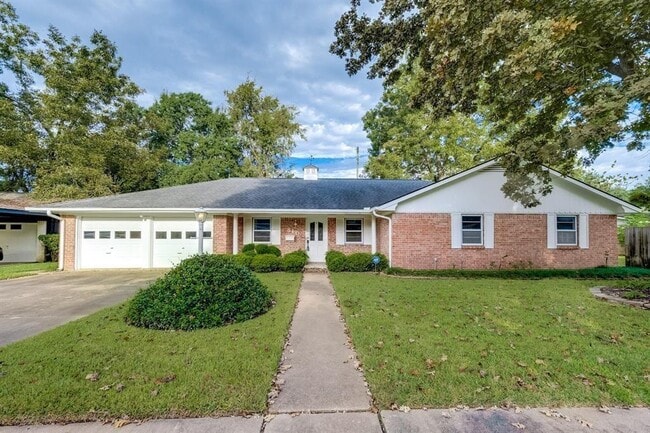 property at 810 Borden St