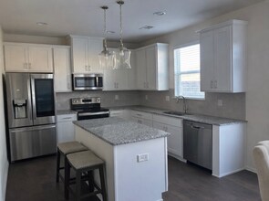 2402 Fitts Dr in Conyers, GA - Foto de edificio - Building Photo