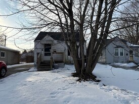 26537 Brettonwoods St in Madison Heights, MI - Building Photo