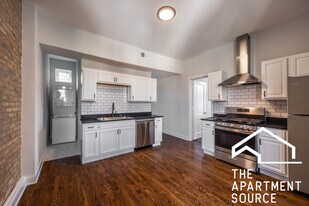 2842 W Augusta Blvd in Chicago, IL - Building Photo