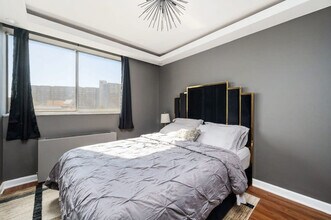 215 Piedmont Ave NE in Atlanta, GA - Foto de edificio - Building Photo