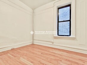 201 W 105th St-Unit -43 in New York, NY - Building Photo - Building Photo