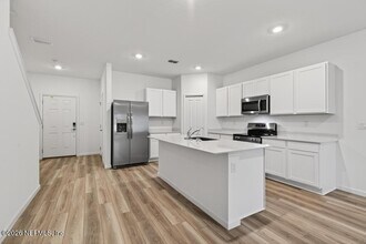 3967 Mid Century St in Jacksonville, FL - Building Photo - Building Photo