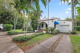 410 Minorca Ave in Coral Gables, FL - Building Photo - Building Photo