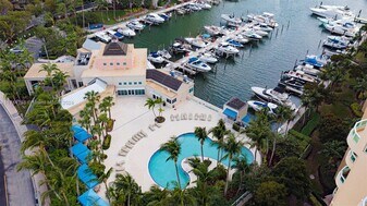 3340 NE 190th St in Aventura, FL - Building Photo