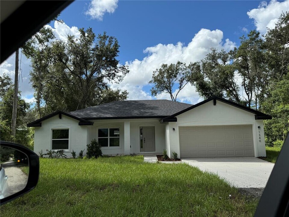 1340 3rd St in Orange City, FL - Building Photo